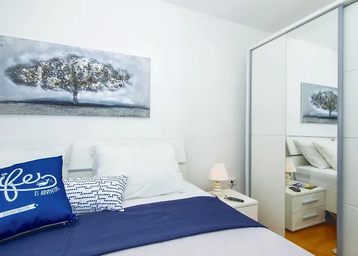 One-bedroom In 아파트 *